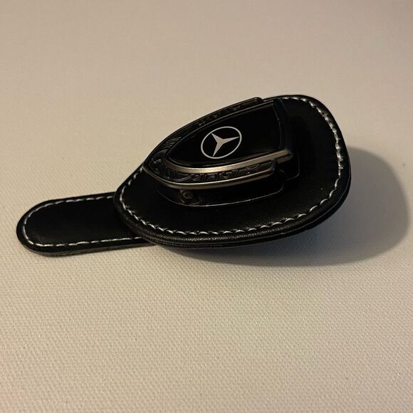 Mercedes Benz Sunglass Holder for Car with Logo Black PU Leather NWT - Picture 7 of 12